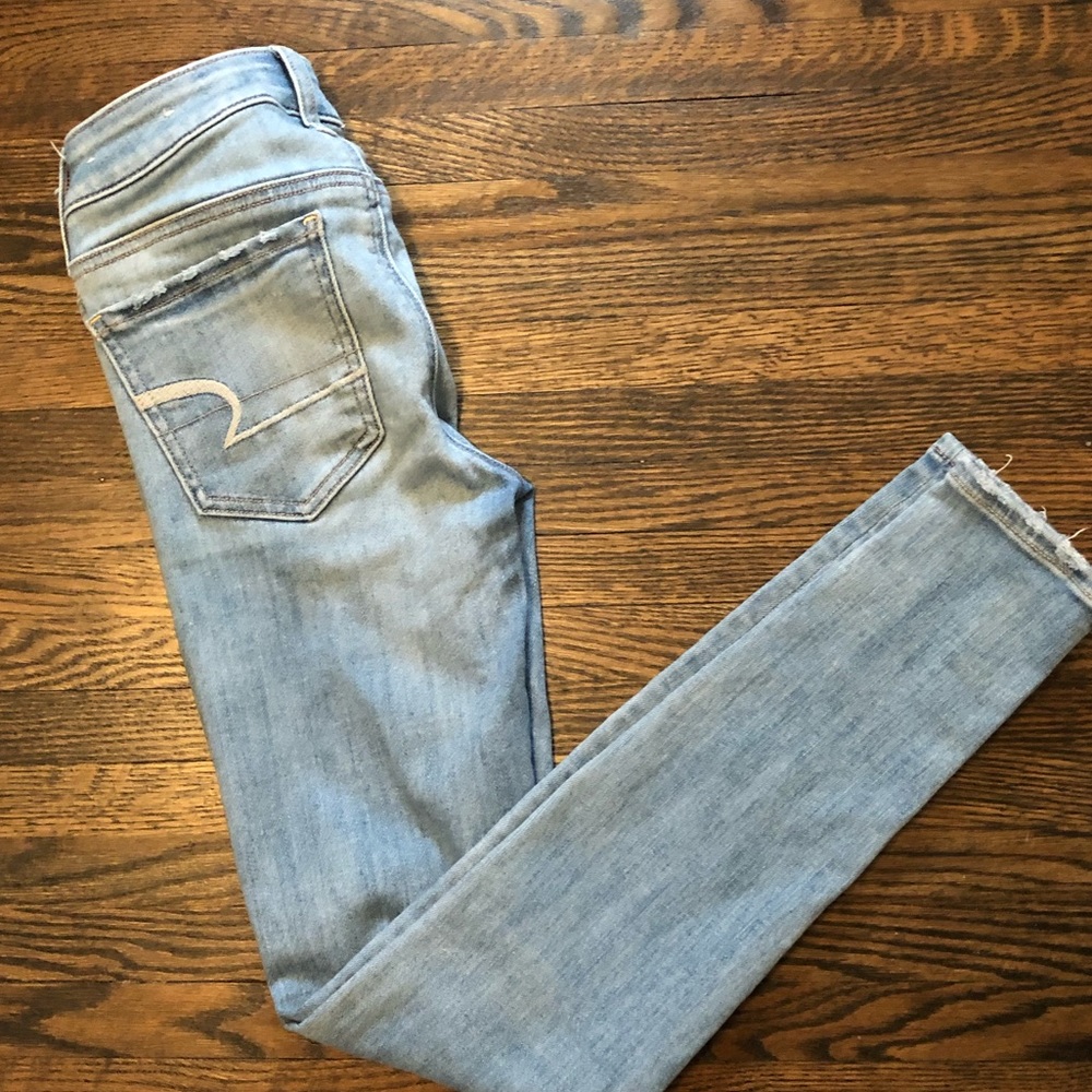 2/30:American Eagle super super stretch jeans